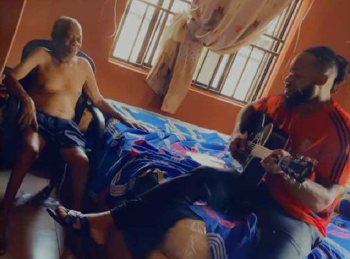 Flavour serenades his father for Christmas