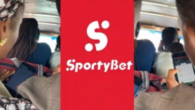 "Couple goals" - Nigerian husband, wife generate buzz as they play SportyBet together on their phones inside a bus