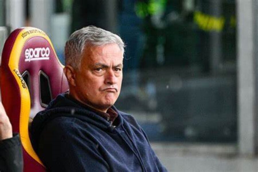 Mourinho labeled irrational after fourth match ban as Roma boss